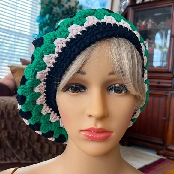 NWOT Free People Lolita Crochet Knit Beret Slouchy Boho Green Black Off-White - Picture 3 of 14